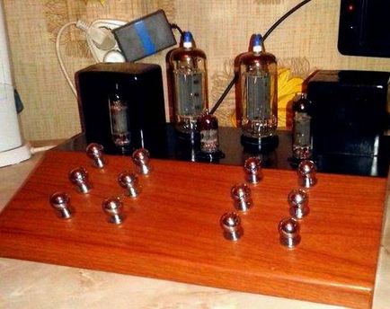 Circuit amplificator hibrid și design