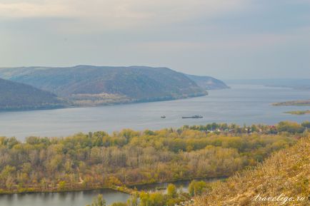 Munte ti-tiv și așezare roșie glinka, samara