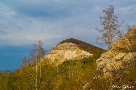 Munte ti-tiv și așezare roșie glinka, samara