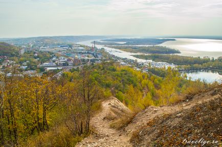 Munte ti-tiv și așezare roșie glinka, samara