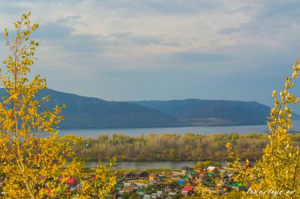 Munte ti-tiv și așezare roșie glinka, samara