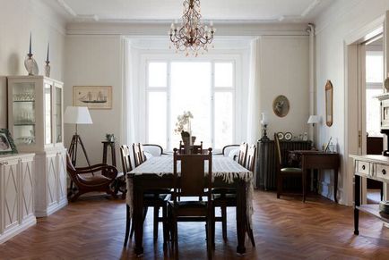 Interiorul casei franceze, rus vs francez
