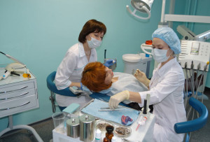 Якісні послуги в зубній клініці на Кржіжановського