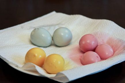 Cât de ușor și rapid de colorat veverițele de ouă fierte