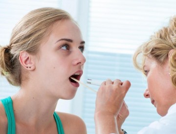 Який антибіотик при болю в горлі у дорослого призначають