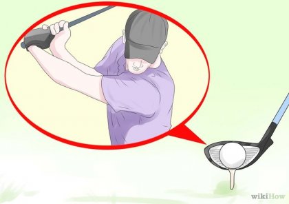 Як правильно бити по м'ячу для гольфу