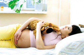Cum să dormi în mod corespunzător o fată în a 7-a lună de sarcină