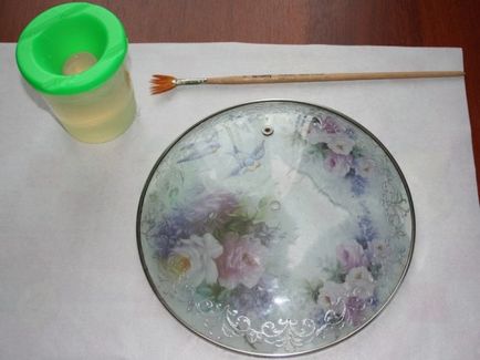 Hogyan decoupage órán üvegfedelét a serpenyőbe