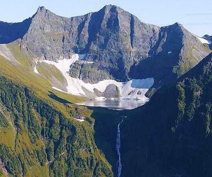 Kinzeluk Waterfall, Teritoriul Krasnoyarsk (fotografie)