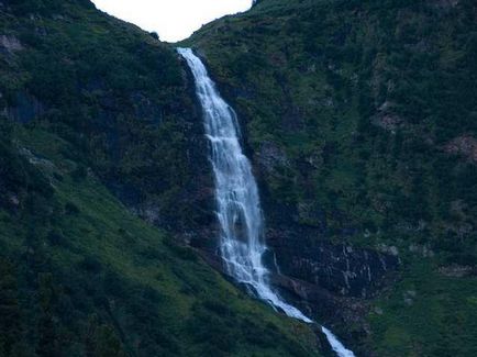 Kinzeluk Waterfall, Teritoriul Krasnoyarsk (fotografie)