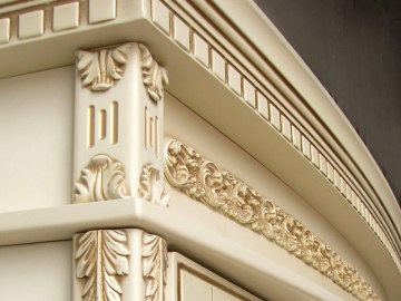 Coloane, pilaștri, balustrade și alte elemente de decorare a mobilierului clasic