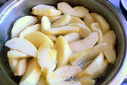 Kompót málna téli - receptek sterilizálás nélküli, azzal a kiegészítéssel, alma, mazsola, narancs,