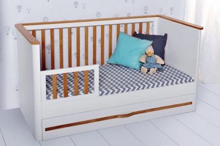 Transformator de pat pentru nou-nascuti (77 fotografii) pentru copii-transformatoare cu schimbator de masa