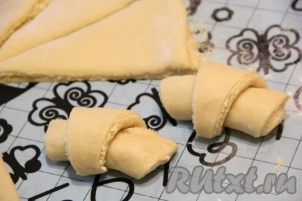 Croissants cu brânză - pregătim pas cu pas o fotografie