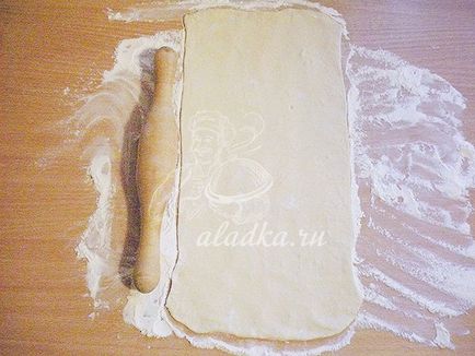 Croissante cu brânză din patiserie gata preparată