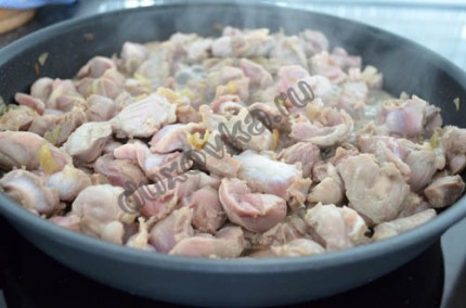 Kamrák csirke tejszínes mártásban - recept lépésről lépésre képek (kamrák) Kamrák csirke tejszínes mártásban - recept lépésről lépésre fotók