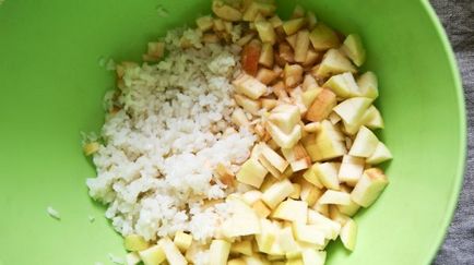 Курка, фарширована рисом і яблуками - рецепти з фото