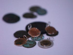 O monedă dintr-o comoară este cel mai puternic amulet pentru bani!