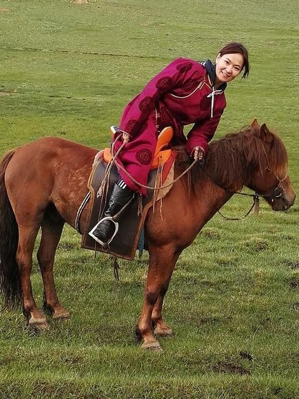 Nemzeti ruházat - a trend a fesztivál Naadam (ruházat) Nemzeti ruházat - ez a tendencia Naadam fesztivál