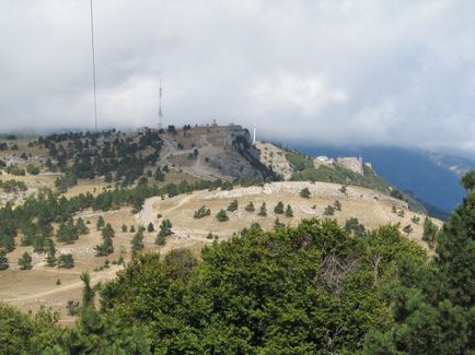 În partea de sus a muntelui ai-petri din Crimeea