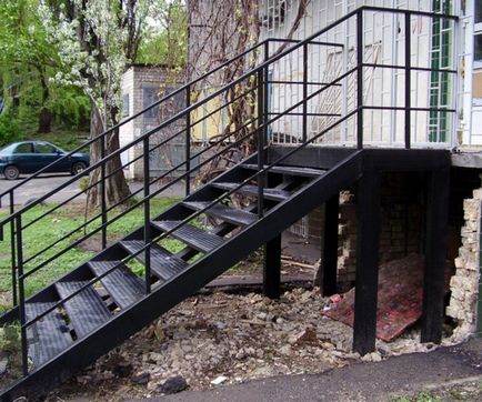 Навіс над ганком з металу як зробити своїми руками вуличну зовнішні сходи в будинок (фото)