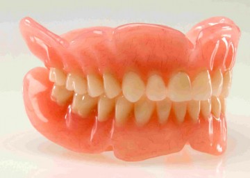 Нові технологие - поліамідні протези, еластичні зубні протези, що виготовляються на основі