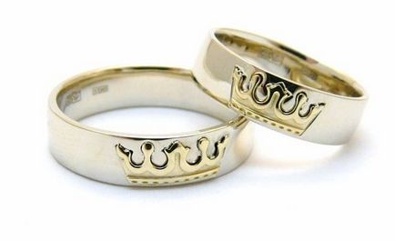 Jegygyűrű alakú koronát egy esküvő - fotó
