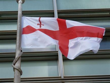 Один з основних атрибутів столиці Великої Британії - прапор лондона