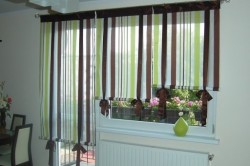 Decorarea ferestrelor cu ușă de balcon (fotografie)