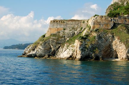 Rămâi în ghidul Kerkyra spre Corfu