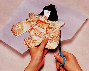 Панно з японськими ляльками в техніці печворку без голки