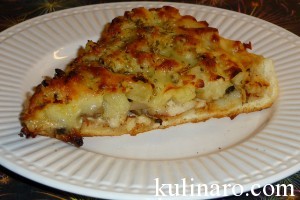 Pizza csirke és ananász, főzés - egyszerű receptek az Ön számára
