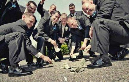 Vedd fel egy ajándék egy legénybúcsú vőlegény (fotó) (a vőlegény) Vedd fel egy ajándék egy legénybúcsú vőlegény (fotó)