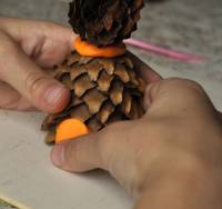 Artizanat din conuri de un iepure și un chanterelle - obiecte de artizanat dintr-un material natural - artizanat de mâinile copiilor - catalogul
