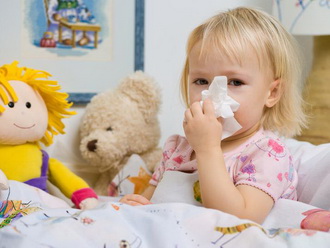 După un nas curbat, copilul are o tuse de tuse după o răceală