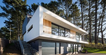 Design impresionant al unei vile moderne din Catalonia
