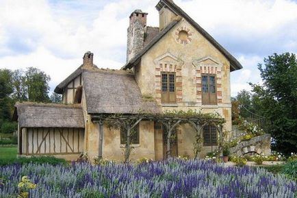 Proiecte si design interior de case in stil francez Provence, cabana si castel