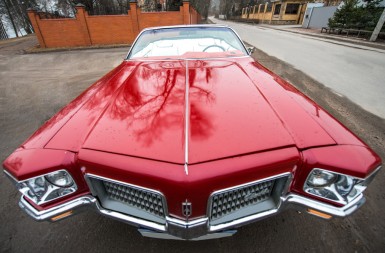 Închirierea și închirierea unui retro cabriolet cadillac eldorado albastru 1971 în Sankt Petersburg