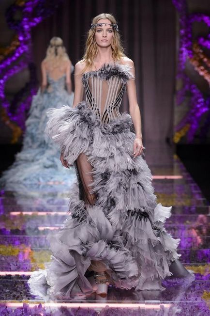 Atelier chic chic relaxat versace charming haute couture 2016 - fair