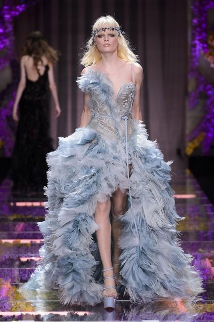 Atelier chic chic relaxat versace charming haute couture 2016 - fair