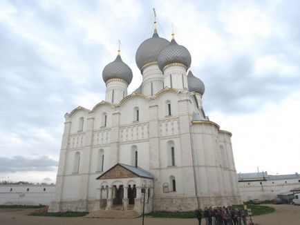 Kremlinul Rostov - o plimbare prin Kremlinul din Rostov, cu o fotografie