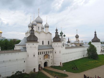 Kremlinul Rostov - o plimbare prin Kremlinul din Rostov, cu o fotografie