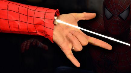 Зробити павутину людини павука своїми руками