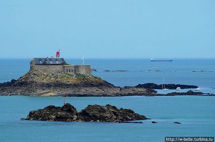 Saint kicsit mögé a falak (Saint-Malo, Franciaország)