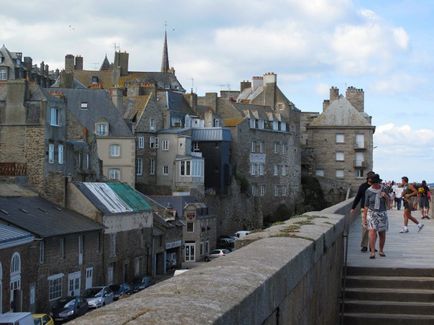 Saint-Malo, ghidul Parisului