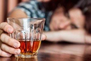 Este de dormit și alcool compatibile tipuri de droguri, efecte secundare?