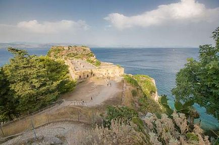 Стара фортеця (paleo fryrio) в Керкире на Корфу