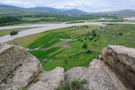 Чи варто їхати в печерне місто Уплісцихе і в найдорожчий музей грузії