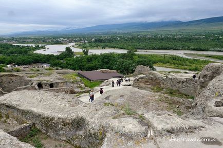 Чи варто їхати в печерне місто Уплісцихе і в найдорожчий музей грузії