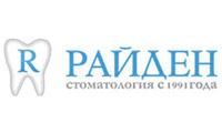 Clinici stomatologice la fânul stației de metrou din Sankt Petersburg